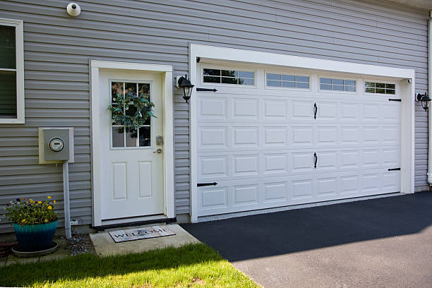 24/7 Emergency Garage Door Roller Replacement experts in Mikes, TX
